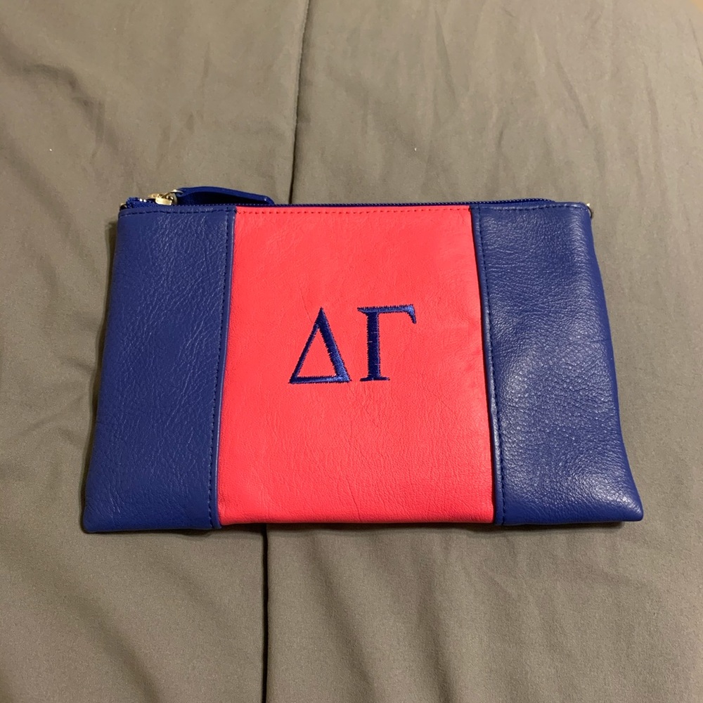 Delta Gamma Wristlet/Crossbody Bag